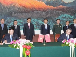 Vietnam-China sign 10 cooperative documents - ảnh 1